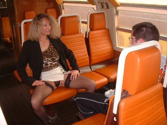 La milf du train et le puceau