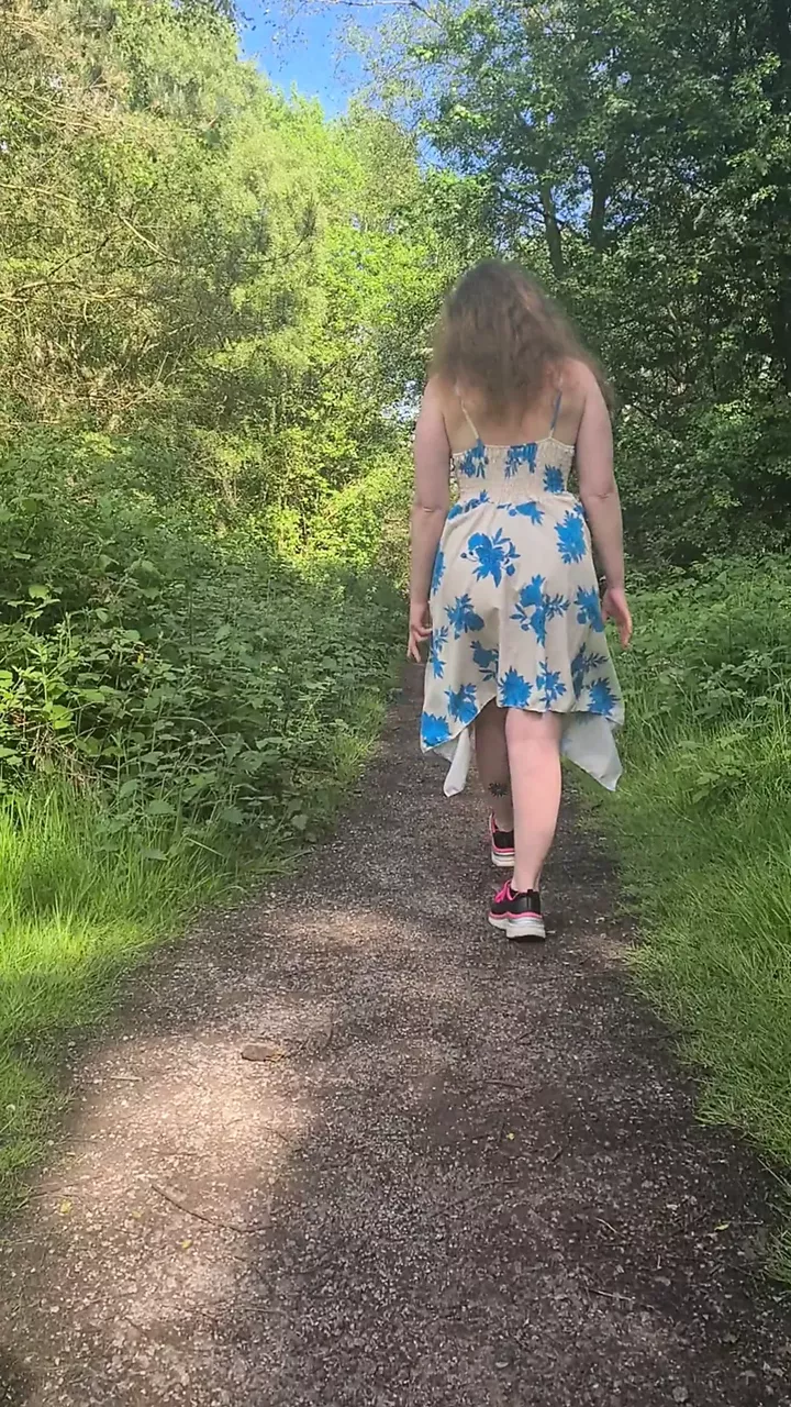 Flashing other walkers in the wilderness amateur porn