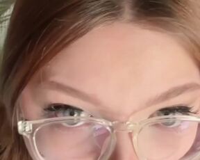 Fat Girl Next Door can’t stop FUCKIN herself!